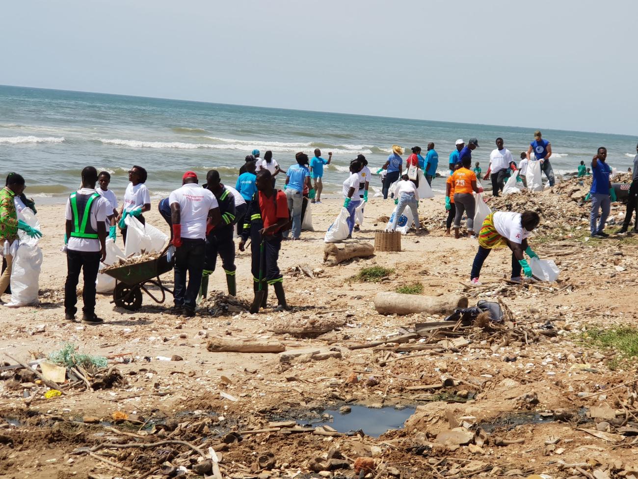 Beach clean up to mark UN Day 2019