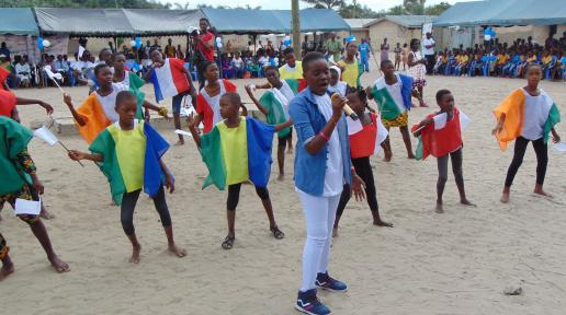 Ghanaian child artist JoJo of Talented Kids fame lead refugee children of different nationalities in a performance